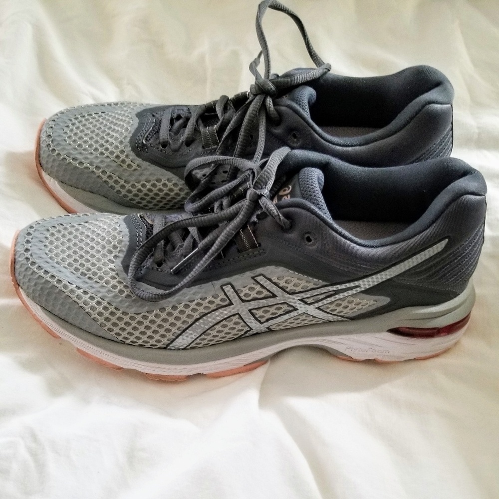 Asics GT-2000